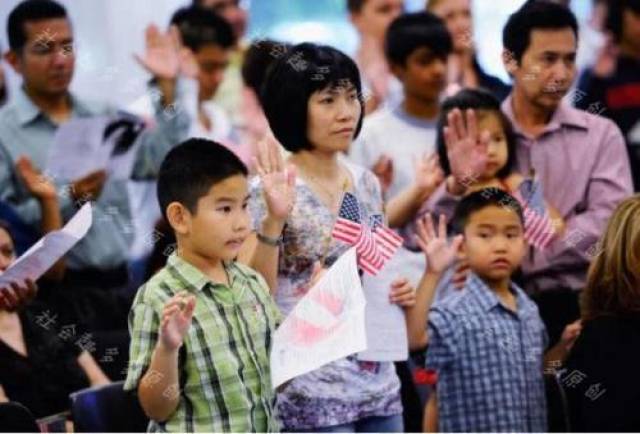 英国再次爆炸, 移民去的香港人开始后悔, 直言没