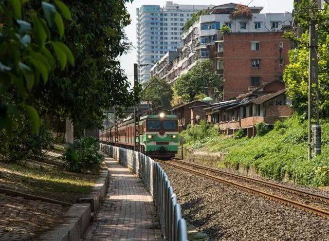 【头条】简阳老成渝铁路改道传来新消息,城区铁路将被