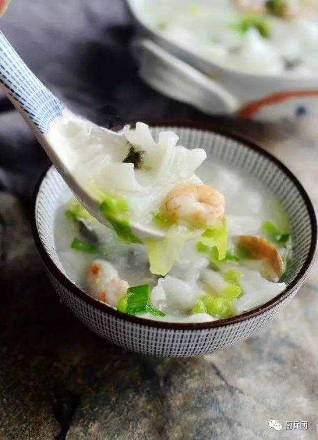 据昙石山文化遗址考证,闽人在5000多年前就有了吃海鲜和制作汤食的