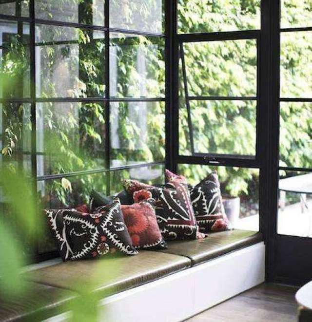如果你想要让家也能溢满阳光,享受秋天滋味,那么为家安装一扇玻璃窗是