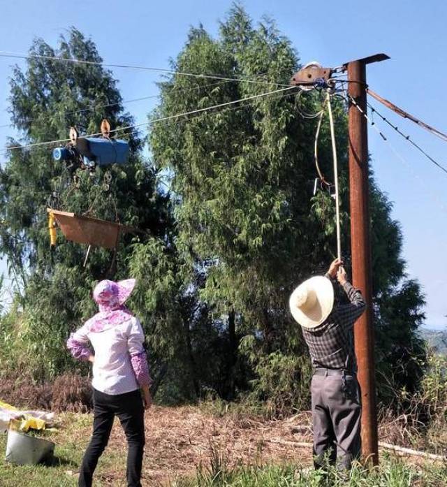 【视频】南部牛人深山自拉钢丝绳建索道,打造"世外桃源"!