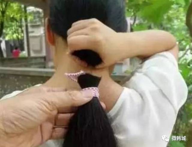 "收头发,收辫子,收长头发辫子…"在韩城,有一种回忆叫做在院子里头