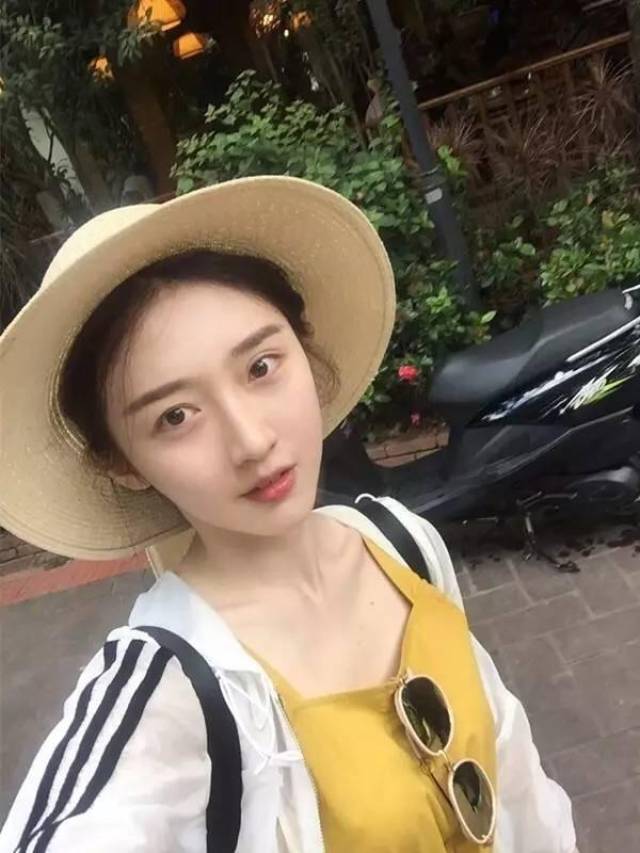 微博:@李亚萱