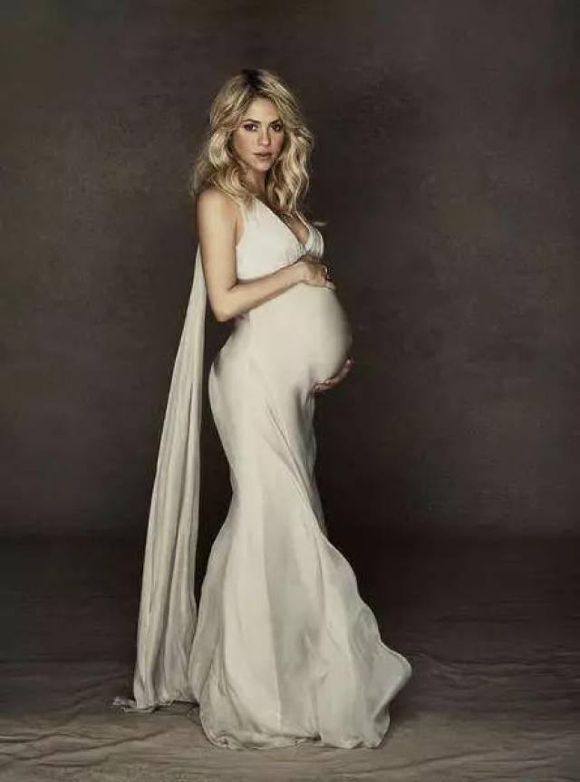 图片来源:mulpix.com 还被外媒评为最美明星孕妇        .