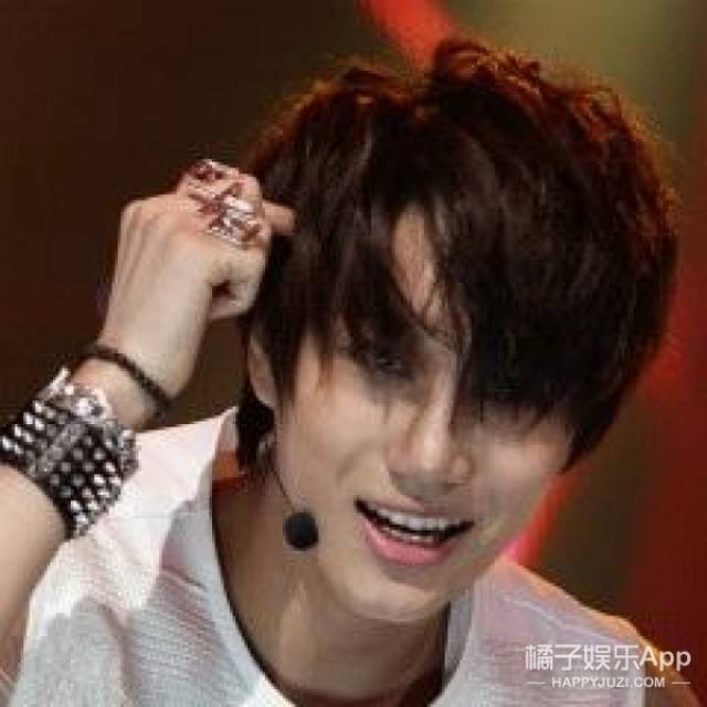 金钟仁:他是舞台上的王者,想就这么看他一直跳下去!