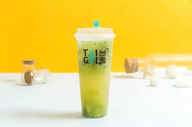 奶盖 令你心情爽到飞起 一杯口感丰满醇厚 又余味清爽的满满奇异果就