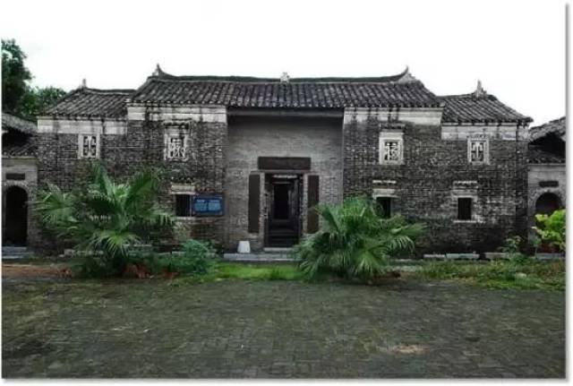 蔡氏古宅位于柳南高速公路边上的广西宾阳县古辣镇境内,是保存较为