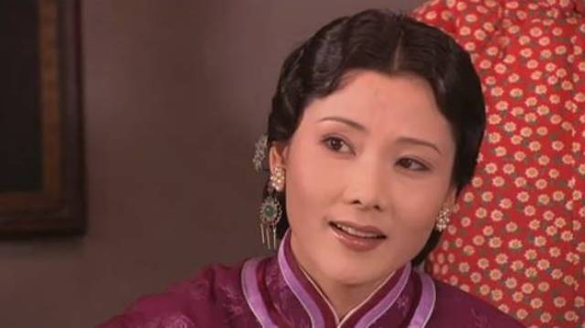 演《大宅门》一夜成名的她,出道36年零绯闻,裸婚嫁初恋恩爱至今