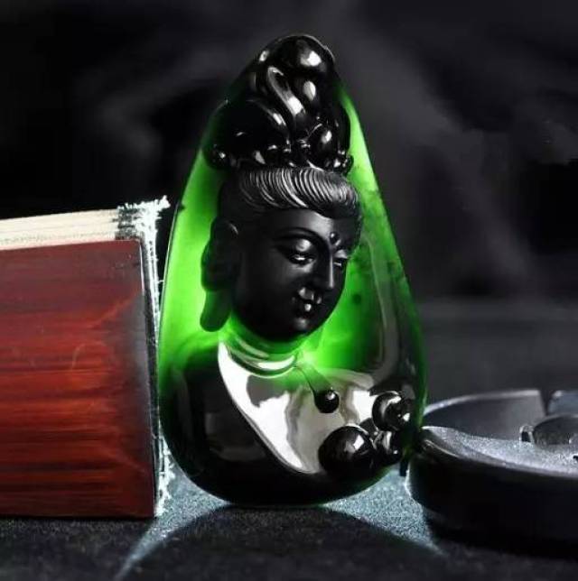 中国人走私100斤琥珀,在俄罗斯被抓,将判刑7年!违法的东西不能