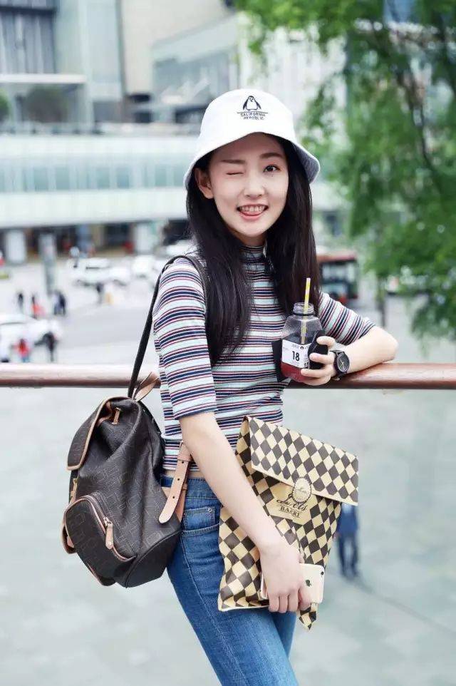 长得神似杜鹃周迅,出道就挑战3种性格,这个"禁欲系少女"叫周依然!