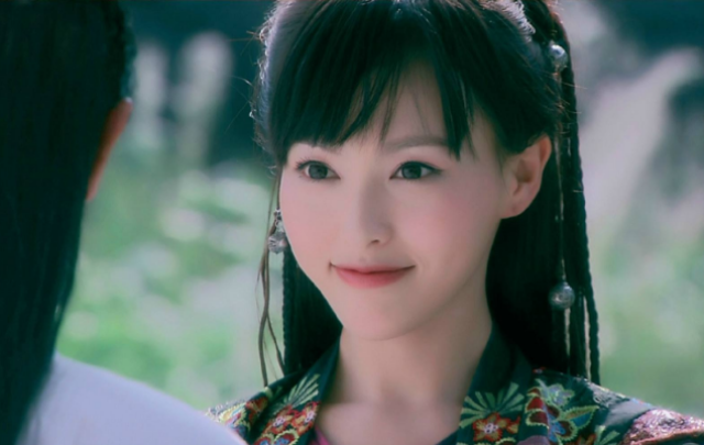 唐嫣大学青涩素颜照被疯传!唐嫣有没有整容?