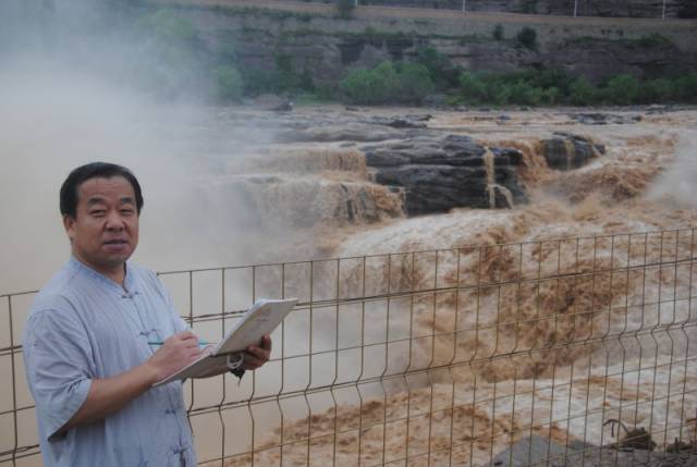 刘学怀老师黄河壶口瀑布写生苍鸿指掌画非遗国画山水画