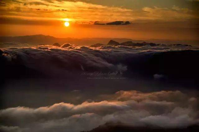 走去八台山观日出看晚霞露营赏星空