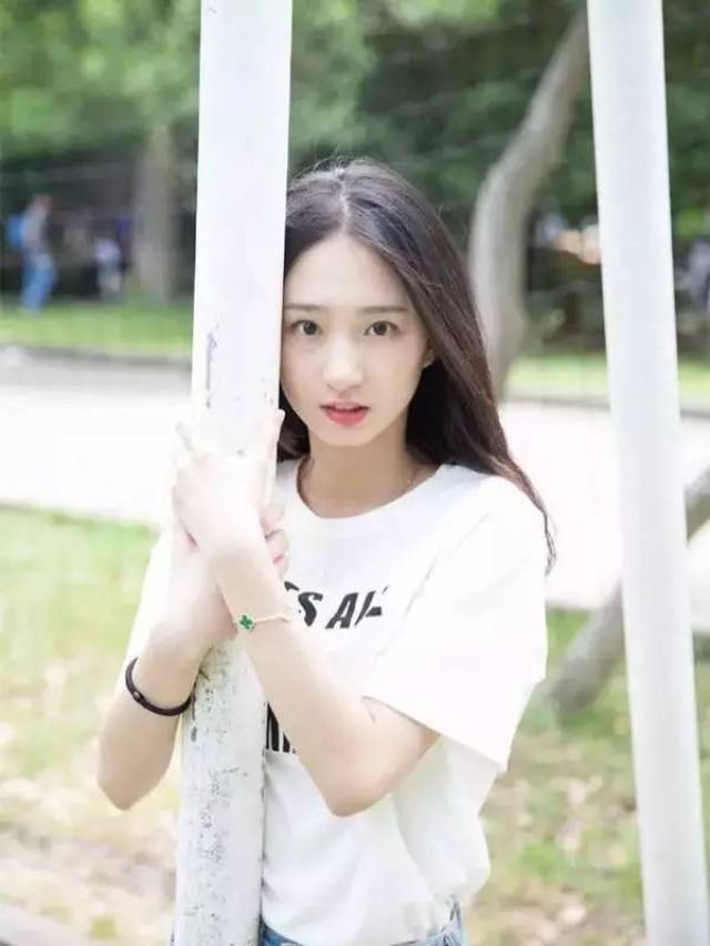 22岁女模特成武汉一高校教师!那些年的大学女神,你还记得吗?