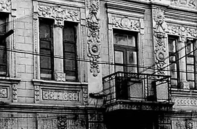 她与张爱玲齐名,被鲁迅称为最有前途的女作家