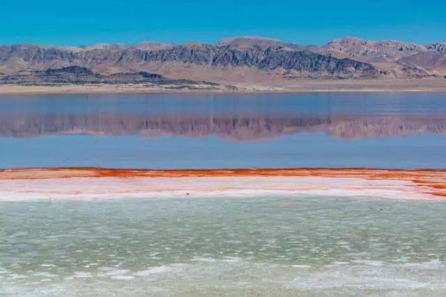 西藏 玛纳斯盐湖 玛纳斯盐湖,地处准噶尔盆地腹地,面积为650平方公里