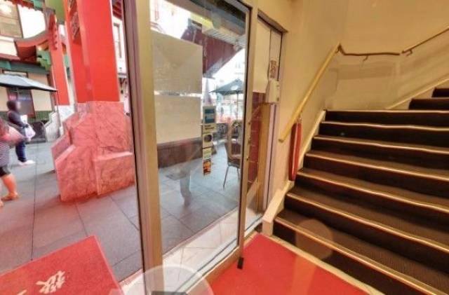 澳洲著名中餐馆吃出蟑螂!当事人:“店家不但不道歉,还说我们给