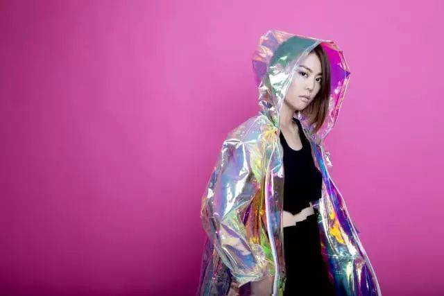 极乐净土炮姐V家音乐会空降腐都!独角兽音乐会