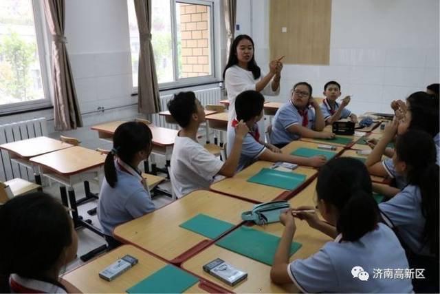 东城逸家中学:社团花开 满目缤纷