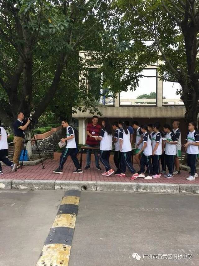 "我爱诗词大赛"光临南村中学—各大才子诗坛较量,才艺展示让人眼前