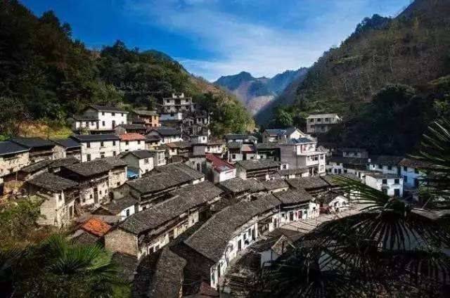 临安马啸乡十门峡景区 山寨农家,袅袅炊烟,飘散着石板屋农家的饭香