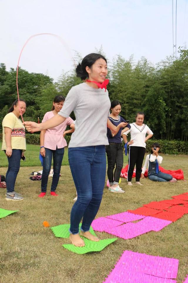 比赛项目有:无敌风火轮,你画我猜,袋鼠接力,珠行万里,指压板障碍赛等.