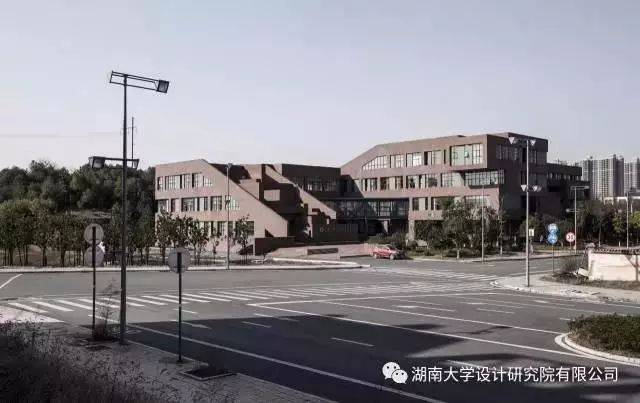 湖南工业大学音乐学院大楼:功能布局三位一体,巧妙消解建筑体量