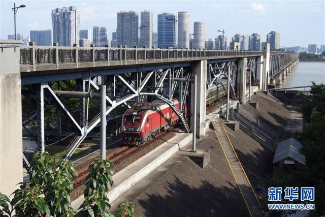 钱塘江大桥迎来建成通车80周年纪念日