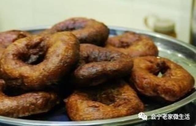 炸串：街头小吃的时尚密码