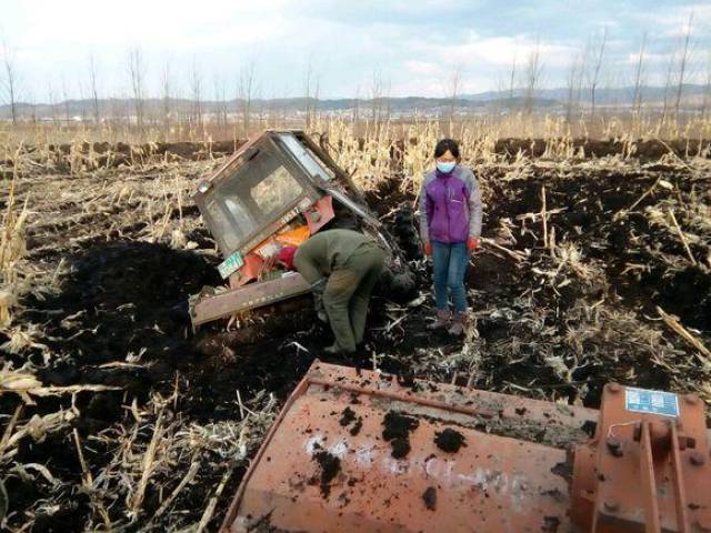 老拖拉机能卖多少钱 ce788080197b4697b6ce8a7df518bb2e.jpeg