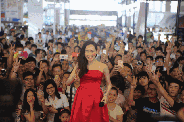 不止靓车美女如云,还有小车模登临!一波福利喂饱你!