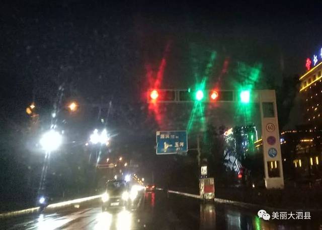 泗县开车的小伙伴一定注意,这两个地方红绿灯有变化