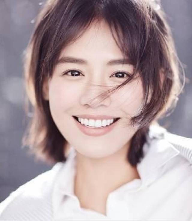 蒋雯丽皮肤干到全脸浮粉也不保养？难怪绯闻赶