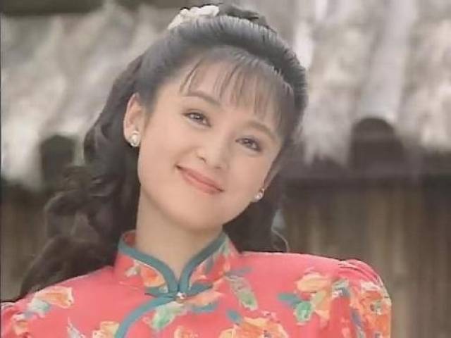 蒋雯丽皮肤干到全脸浮粉也不保养？难怪绯闻赶