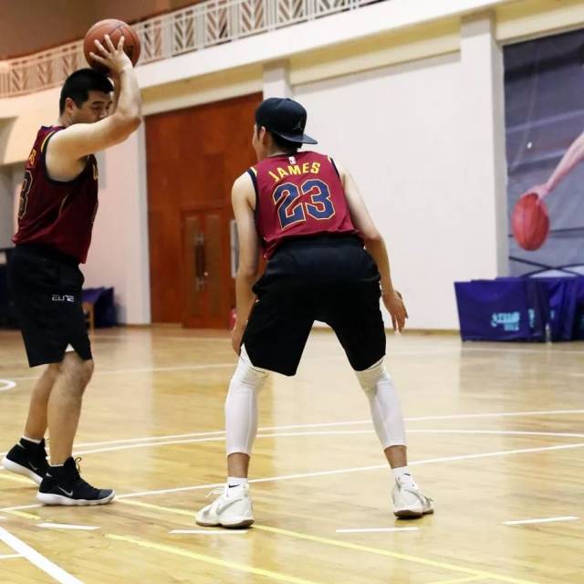 NBA球衣的尺码