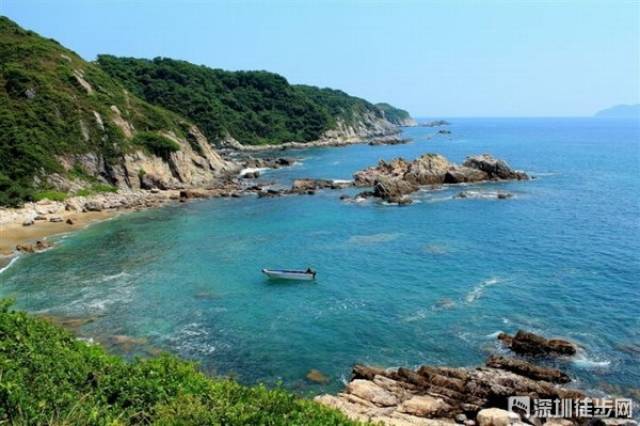 深圳大鹏半岛东西冲海岸线被《国家地理杂志》评为中国最美的十大徒