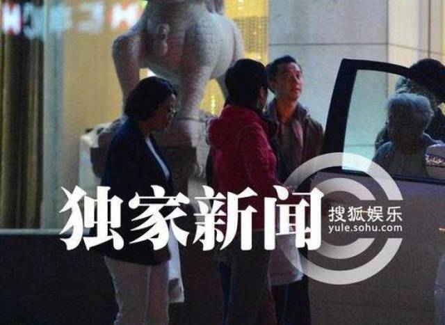 蒋雯丽皮肤干到全脸浮粉也不保养？难怪绯闻赶