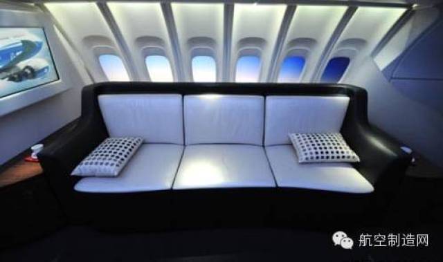 波音747-8位于机身内部上层空间的vip休息室