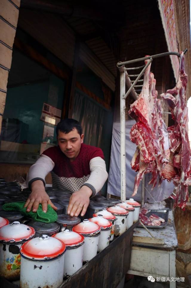 新疆人文地理丨缸缸肉——精华版的清炖羊肉