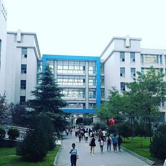 在都是妹子的西安外国语大学上学是种什么体验?