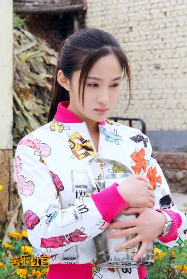 拉面小能手 ,劝架专业户, 精灵美少女,她是切换自如演技满格的孙嘉璐