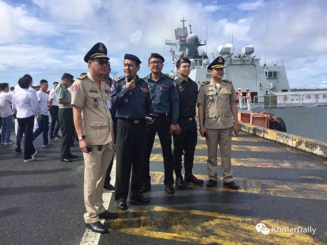 中国海军远航编队访问柬埔寨