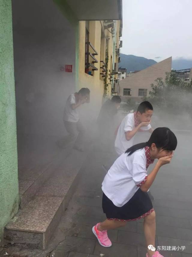 建澜小学:安全警钟长鸣,消防演练先行