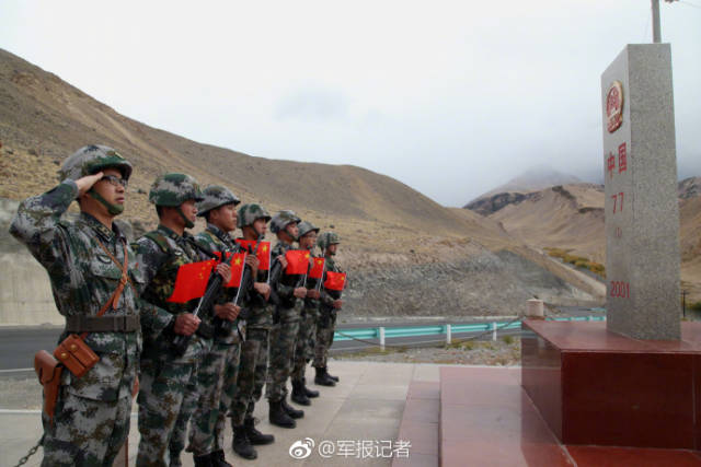 斯姆哈纳边防连执勤分队翻达坂,越冰河,爬高山实施武装巡逻,他们用