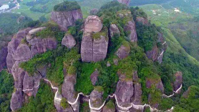 新闻首页 旅游  先来看看一段视频 ↓↓↓ 龙川霍山方圆 10公里,海拔