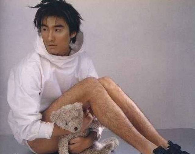 还有跟摄影师一起拍的全·裸·图,就不放出来辣眼睛啦