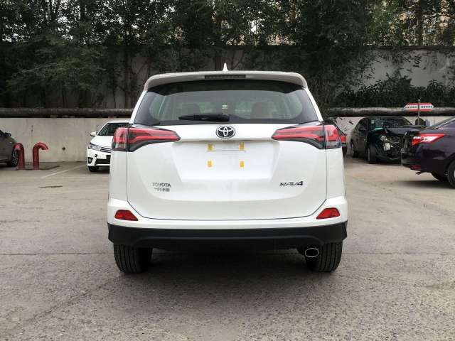 寒酸简陋被吐槽 一汽丰田rav4荣放