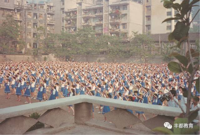 岁月变迁,丰都学校珍贵老照片流露