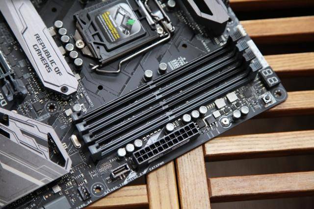 这次不再"挤牙膏" intel酷睿i7-8700k处理器性能测试