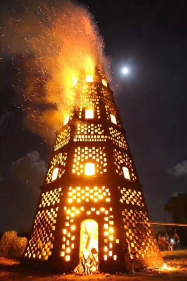 蓬中村焰火烧塔祈福庆中秋,一年比一年兴旺!